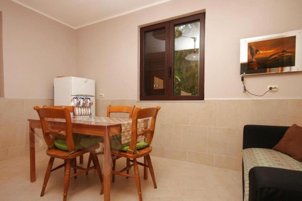 Ferienwohnung Murin Delfin Umag Exterior foto